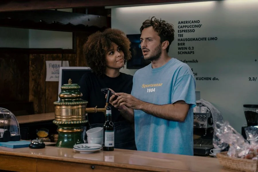 RTL+ Serie Wrong - Unzensiert