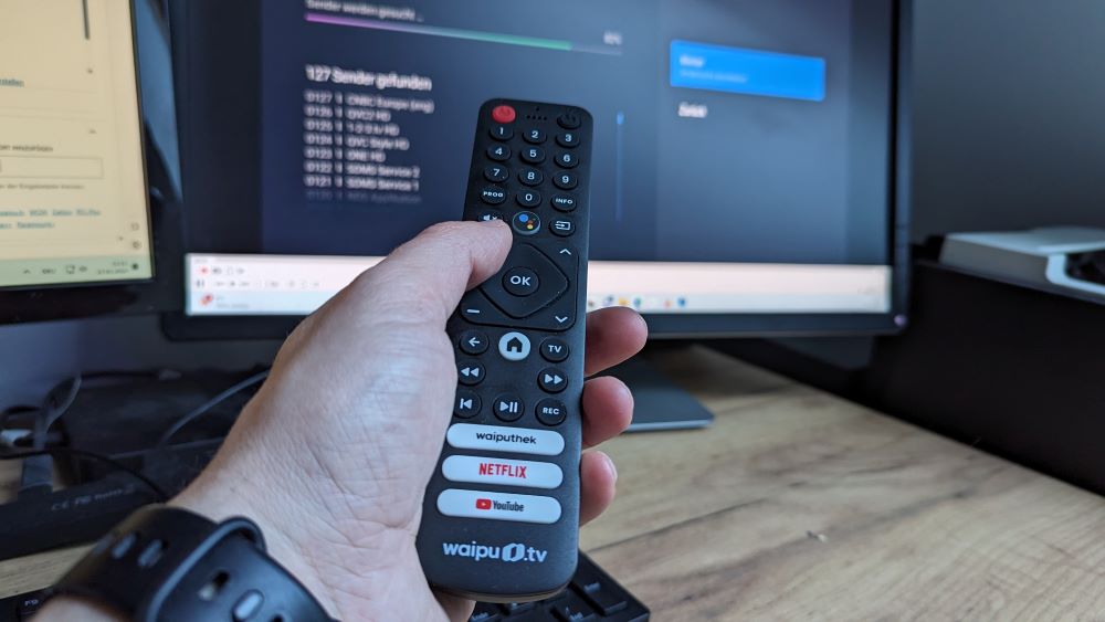 Der waipu.tv Hybrid Stick vereint IPTV, DVB-T2 Freenet und DVB-C / Kabelfernsehen.