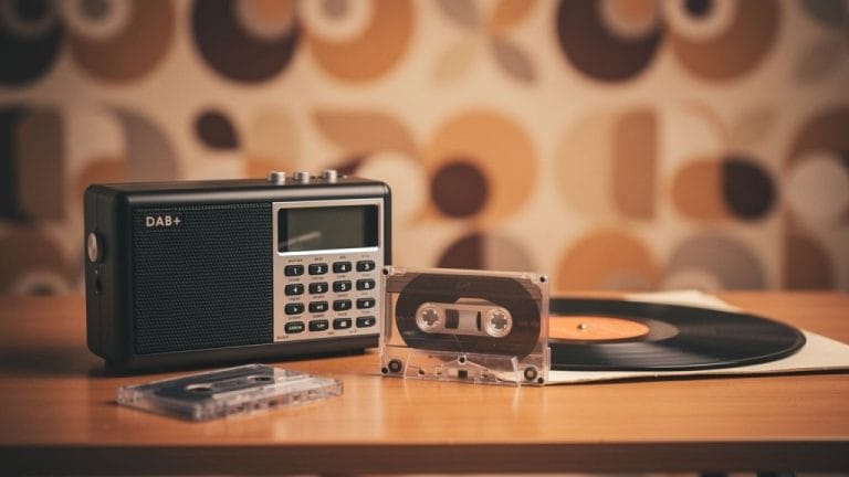 NOSTALGIE – Nur die größten Songs: 60er, 70er und 80er – Die digitale Zeitreise im Fokus